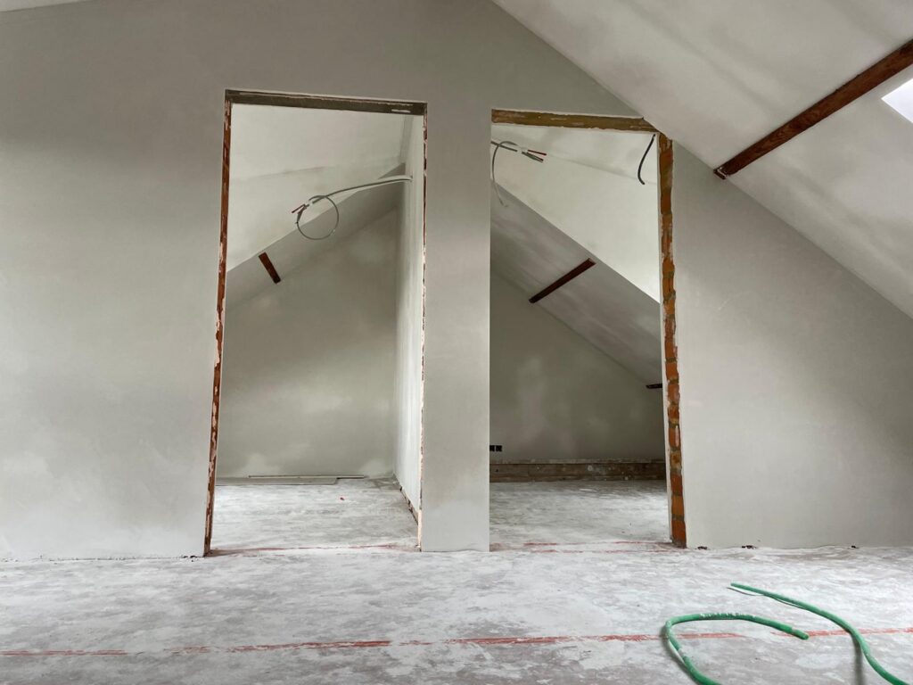 STUCQ Pleisterwerken - Zolderkamer na pleisterwerken - Antwerpen